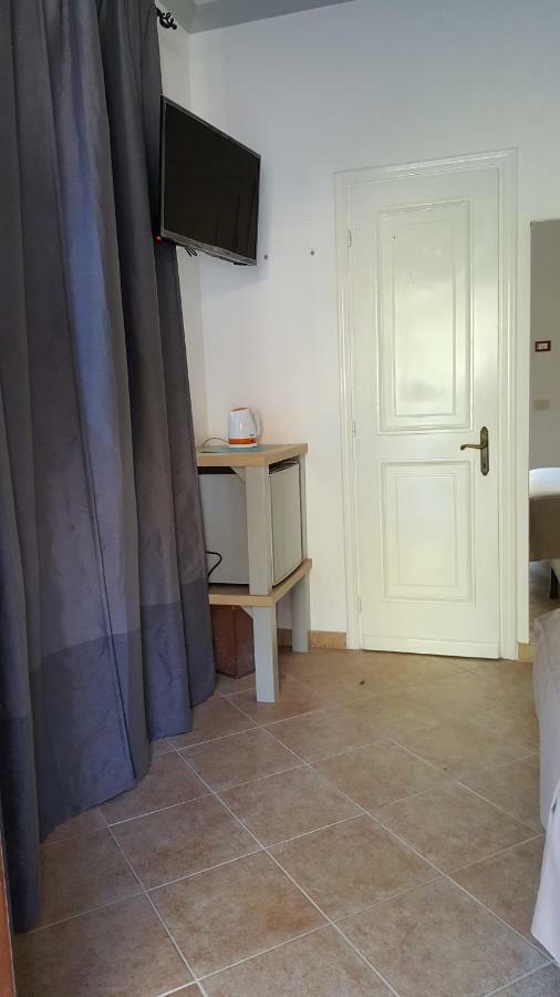 Borgo Dei Centurione Hotel Rome Exterior photo
